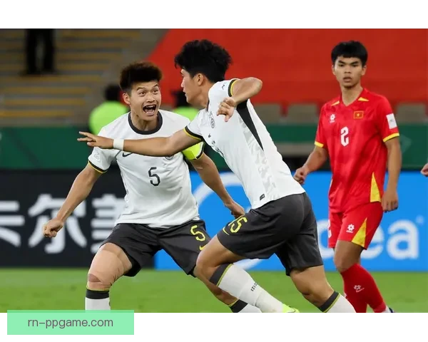 国足20岁1米88新星崛起 关键进球震撼全场 跳舞庆祝展现硬气风采